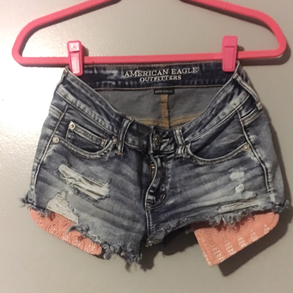 American Eagle distressed shortie shorts🌸